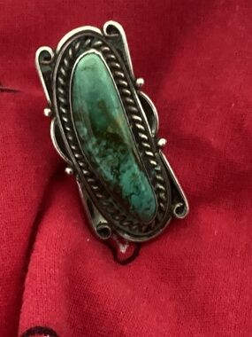 Large gorgeous turquoise ring..